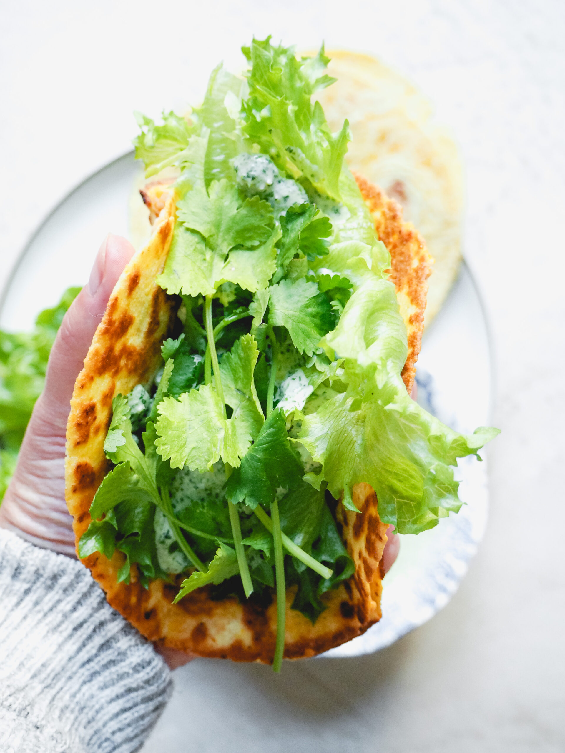 Buffalo Chicken Quesadillas med koriander- og limedressing